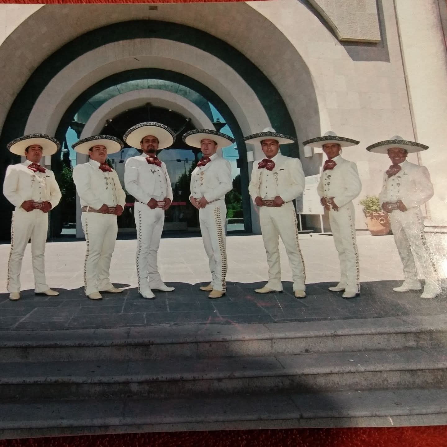 Mariachi Camperos grupo completo